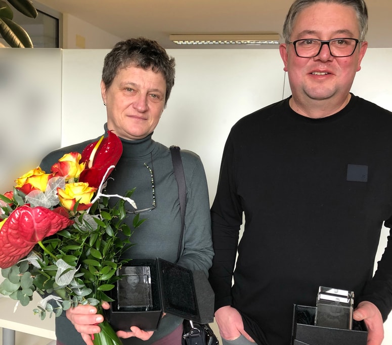 Mojca Kraševac in Matej Goričan ob prevzemu kristalov