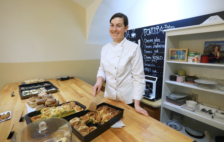 "V ljudeh želim obujati nostalgijo, spomine na jedi iz otroštva," pripoveduje Magdalena Pec. 