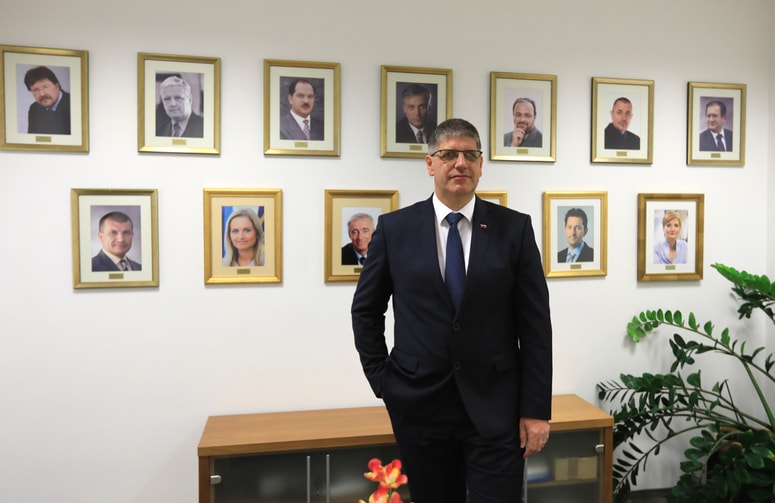 Boštjan Poklukar je prepričan, da policijo lahko vodi tudi nekdo, ki ni bil nikoli policist. 