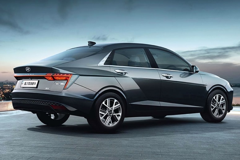 Glavna fotografija članka:Hyundai: Verena kot mala indijska limuzina