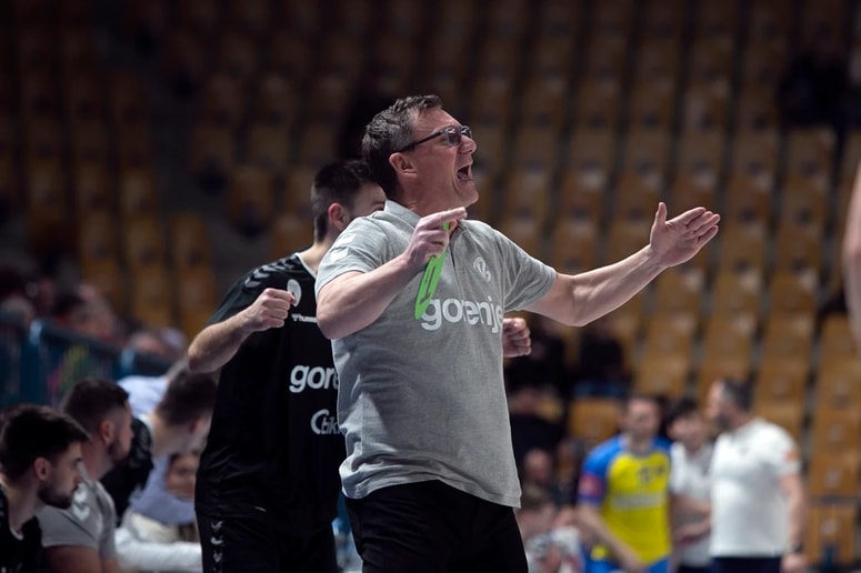 Glavna fotografija članka:Šport na TV