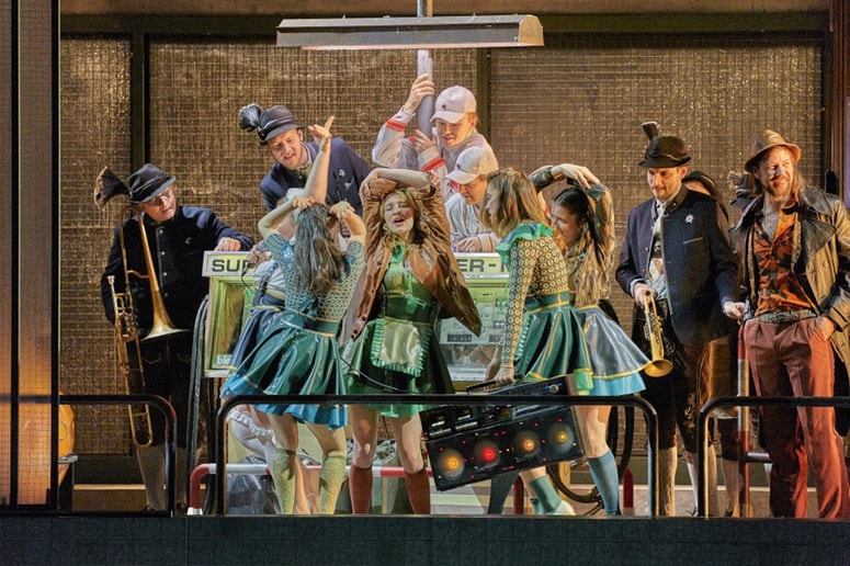 "Kričeča neusmiljenost in brutalnost" 