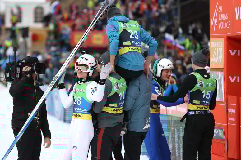 Trenutek, ko je Anže Lanišek ugotovil, kako ga je Timi Zajc s taktiko prelisičil.