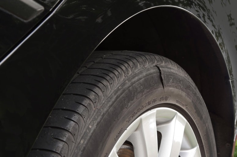 Voznik po trčenju ni ustavil, temveč je nadaljeval vožnjo, saj je bil prepričan, da je trčil v srno. Fotografija je simbolična. 