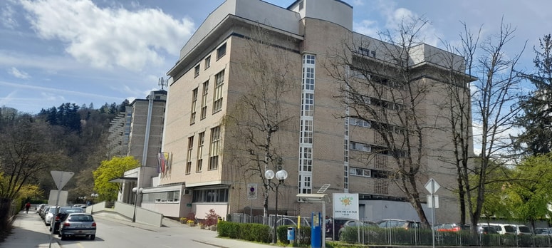 Dom ob Savinji Celje je eden največjih domov v Sloveniji. 