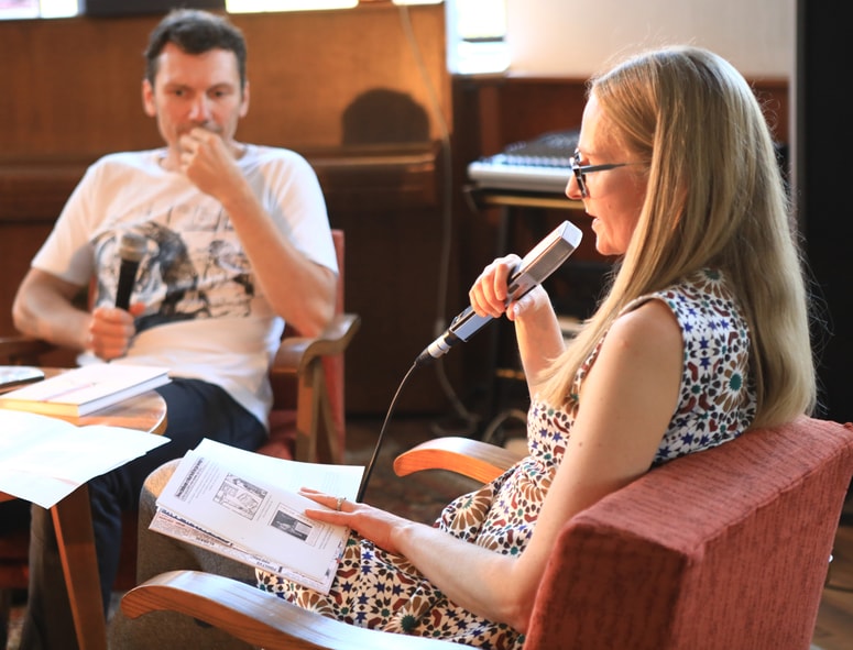 Glavna fotografija članka:Kranjski klobasi ulico, glavno v mestu!