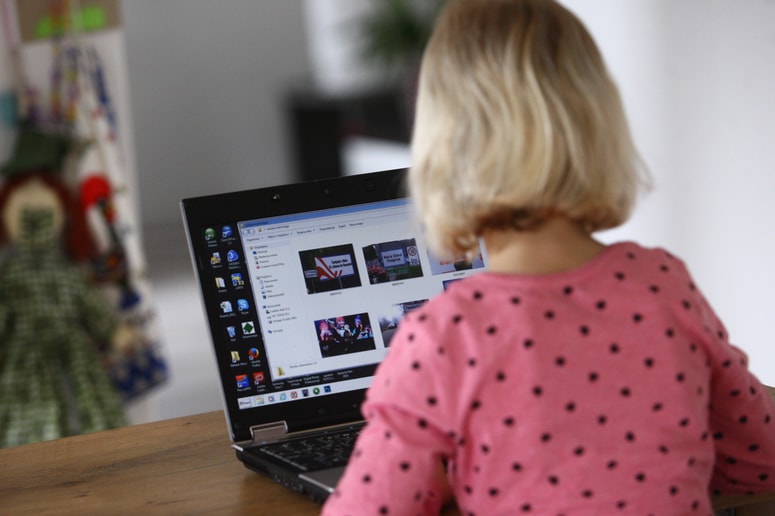 Glavna fotografija članka:Modri kit, ki nagovarja celo k samomoru