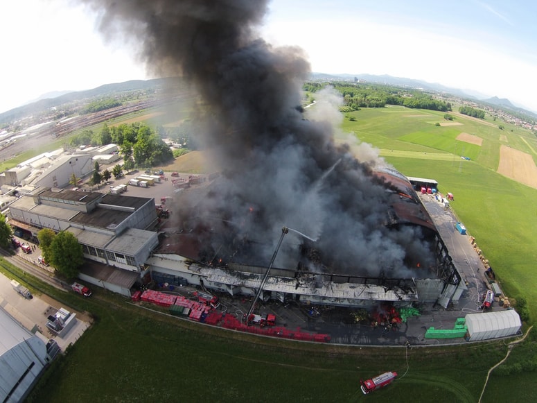 Požar v Mercatorjevem skladišču v Zalogu