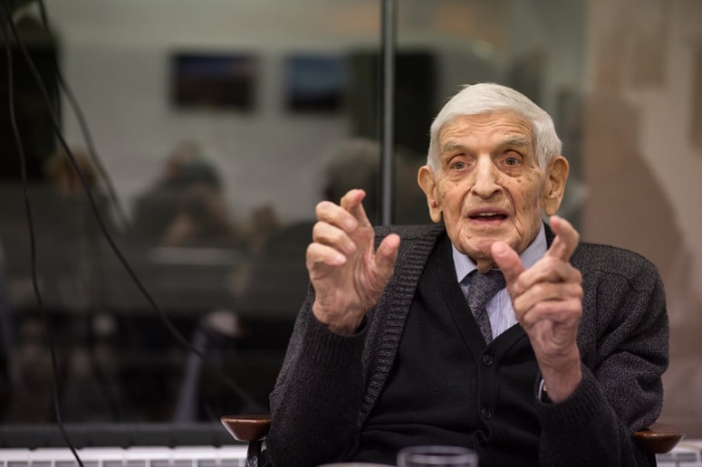 Glavna fotografija članka:Umrl je Anton Vratuša