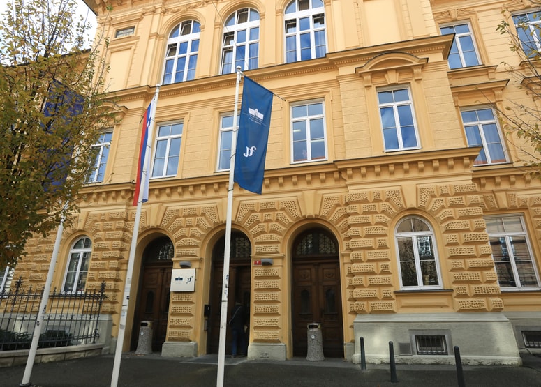 Pravna fakulteta Maribor. Tukaj učijo bodoče pravnike, tiste, ki bi morali skrbeti za spoštovanje prava, zakonov, pravil, tudi etike ... Pa jih vedno in povsod spoštujejo sami? 