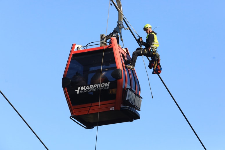 Namen reševalne vaje je preveriti pripravljenost in usklajenost služb, ki skrbijo za varnost potnikov. 