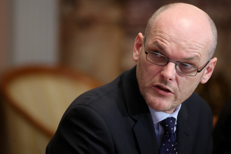 Pravosodni minister Goran Klemenčič je takoj po fiasku v parlamentu dejal, da se bo še naprej zavzemal za spremembe ZKP. In držal je besedo.