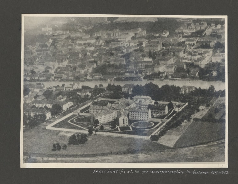 Moška kaznilnica na posnetku iz leta 1912 