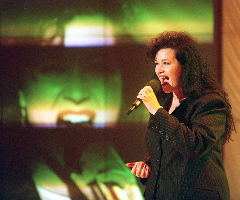 Deja Mušič naj bi danes z družino živela na Švedskem.