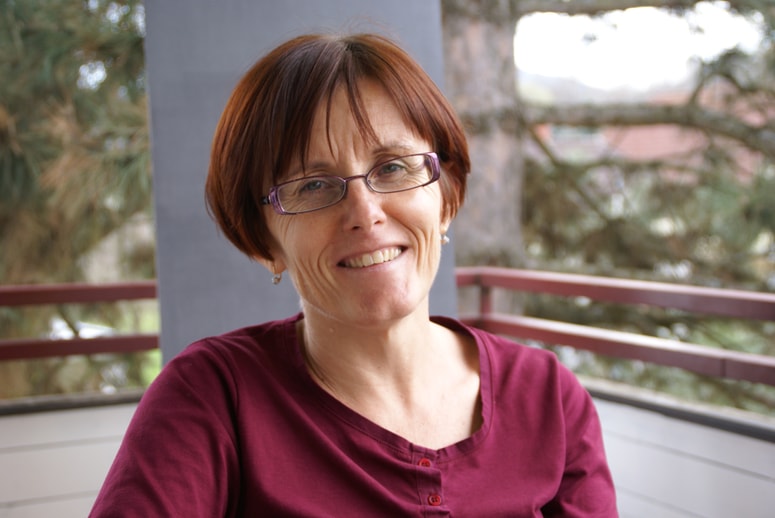 Glavna fotografija članka:Tako kot hodijo v cerkev, tako tudi vsi igrajo