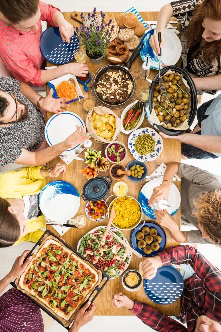 Glavna fotografija članka:Nasveti pred prazniki: Kako pripraviti in postreči jedi za goste