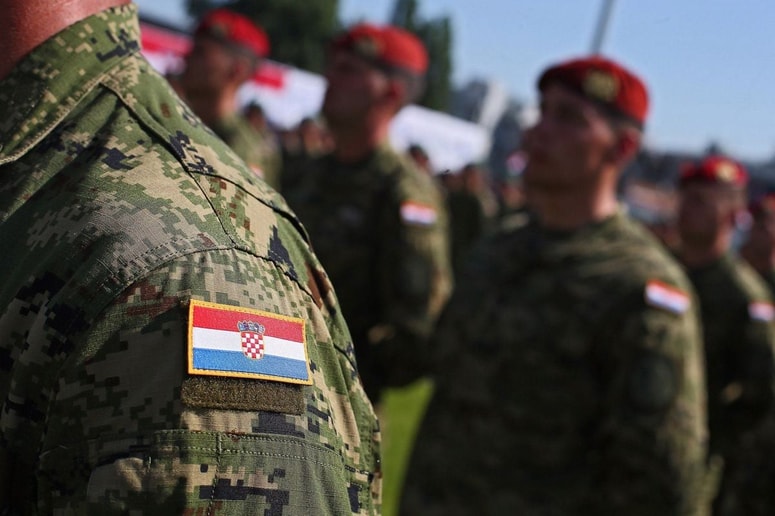 Vojaški rok naj bi trajal 75 dni.