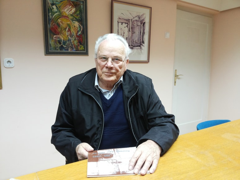 Valentin Hren s knjižico o zgodovini Razvanja 