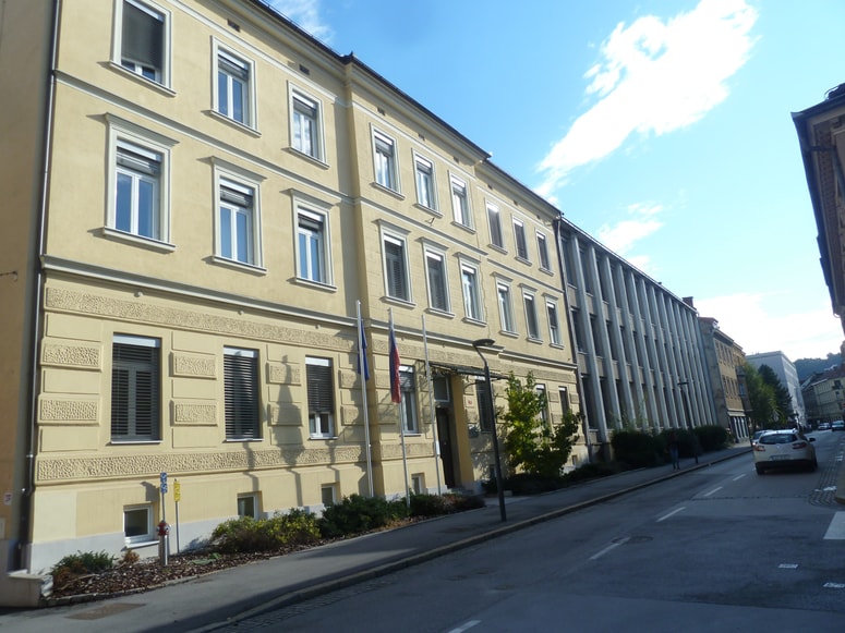 Prostori nekdanje Srednje ekonomske šole so prazni že nekaj let. 