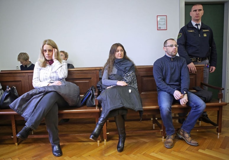 Oprostilni sodbi Ani Šmid, Danijeli Šmid in Valterju Šmidu je zdaj prirdilo tudi višje sodišče. 