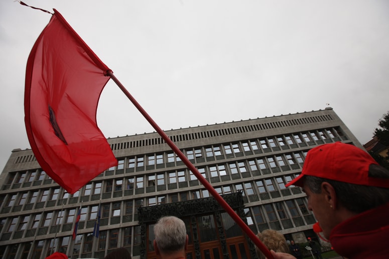 Glavna fotografija članka:(ANALIZA) Sindikalisti 21. stoletja, slovenski primer: "Ironija je, da je delo sindikatov nevidno"