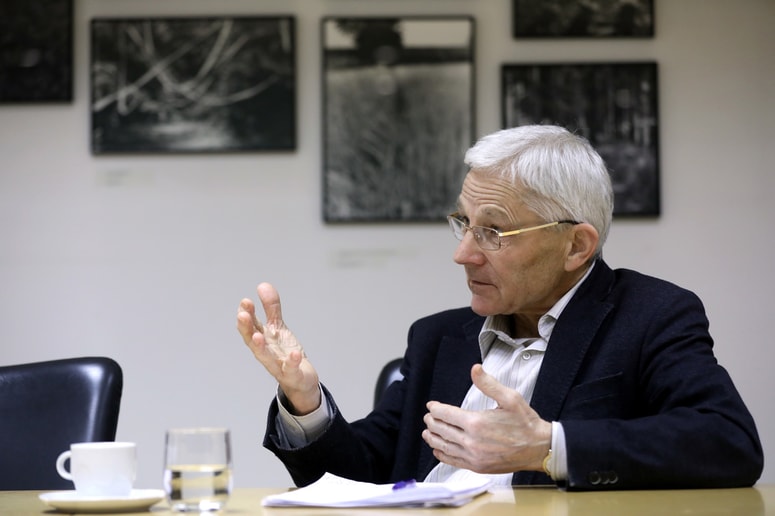 Kulturniki mislijo, da je čas za "vsebinske debate" z ministrom Tonetom Peršakom že zdavnaj potekel.