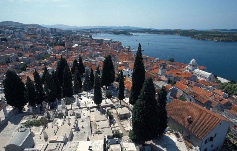 Panoramski pogled na Šibenik.