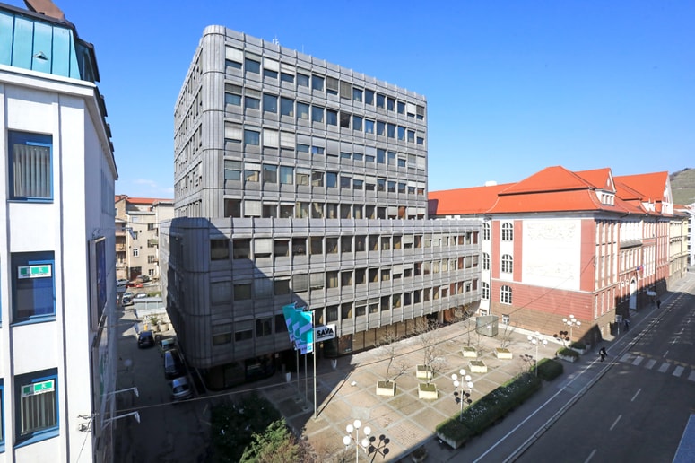 Če bo potrebno, bosta nepremičninski agenciji stavbo Zavarovalnice Sava v nakup ponudili tudi na tujih trgih