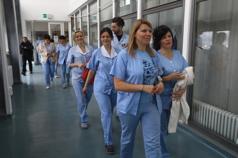 Glavna fotografija članka:Medicinske sestre: Primanjkuje jih okoli 5000