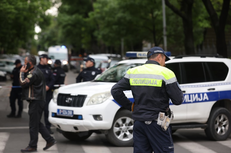 Maja 2023 je pod streli mladoletnika na šoli v Beogradu umrlo deset ljudi. 
