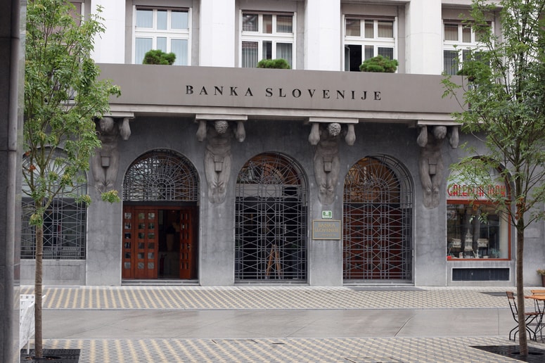 Banka Slovenije je neodvisna, a to politiki ne preprečuje kritiziranja njenih odločitev.