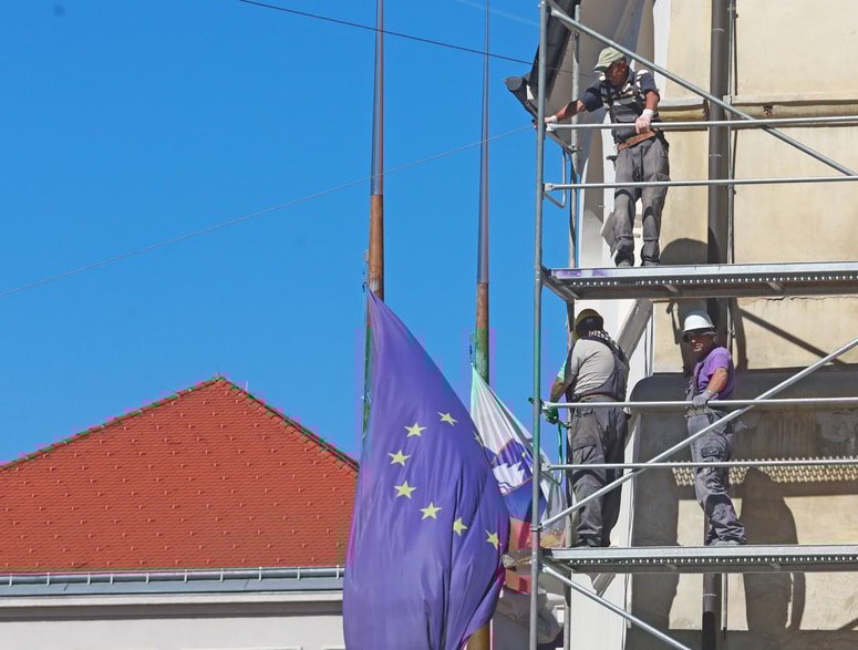 Razlike med delavskimi in menedžerskimi plačami so vse večje.