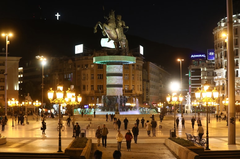 Glavna fotografija članka:Ajvar, bratstvo in potni list za EU