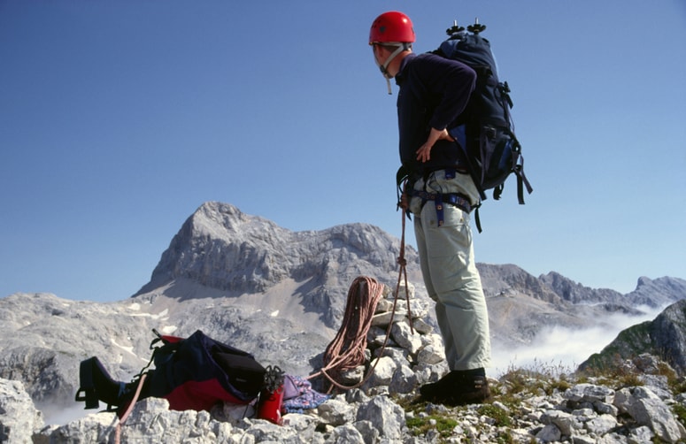 Borut Peršolja s Triglavom v ozadju