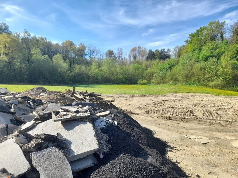 Glavna fotografija članka:Župana Velenja nezadovoljni krajani glede umestitve začasne deponije niso prepričali
