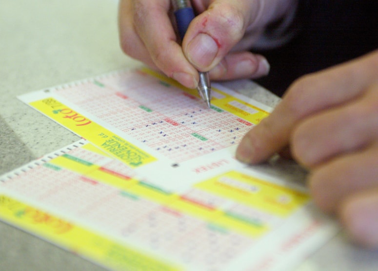 Pritisk velikanskega bogatstva je prav tako hitro začel povzročati napetosti v njegovem zakonu. Fotografija je simbolična. 