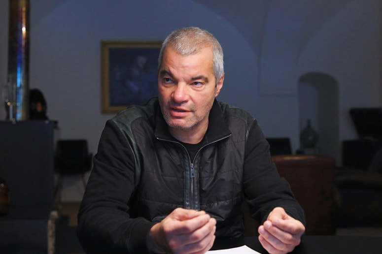 Glavna fotografija članka:Srce je pomembno, a glava še bolj