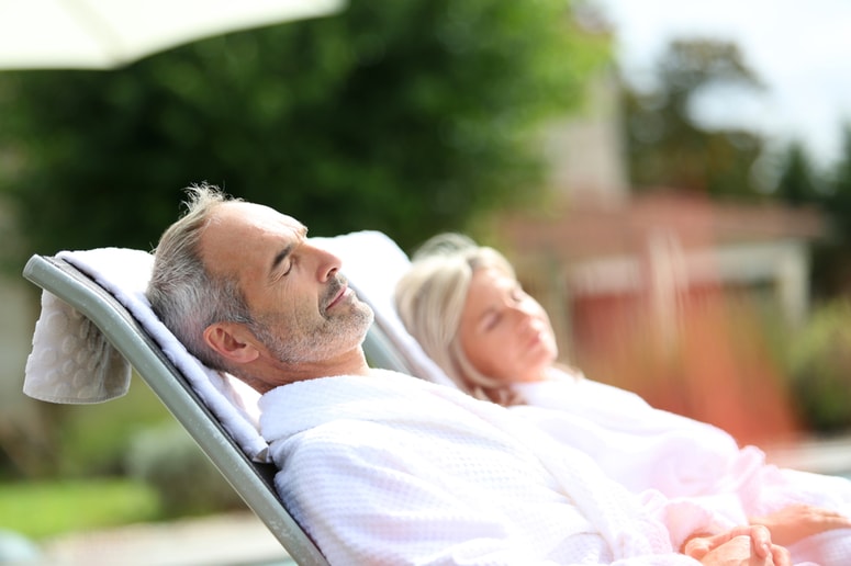 Glavna fotografija članka:Moški brez ženske je kot konj brez sedla