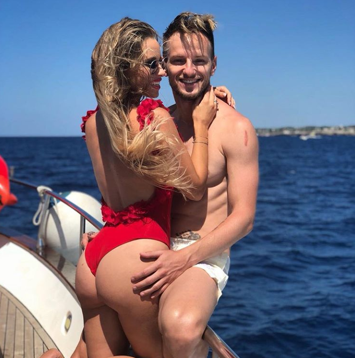 Glavna fotografija članka:Ni jima težko: Rakitićeva žena pokazala, v kakšnem luksuzu živita in potujeta