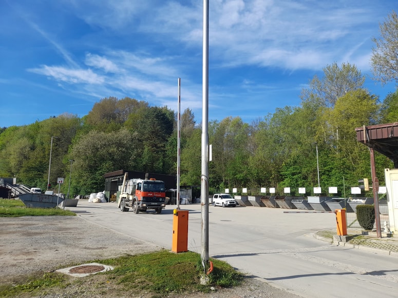 Sedanji zbirni center bi radi prestavili bližje naselju in mu dodali še nekatere druge dejavnosti, kot denimo razgradnjo odsluženih avtomobilov.
 