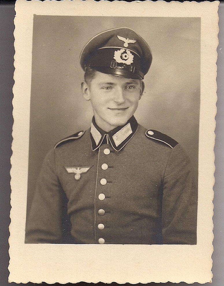 Friček Prah v nemški uniformi