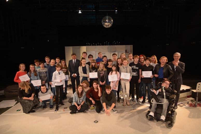 Veliko je otrok, ki so aktivni, ustvarjalni, zanimivi, ki presegajo okvire, ki so navdih in dajejo upanje na svetlo prihodnost.