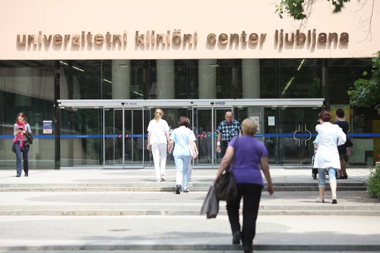 Pooblaščenka oškodovanca pričakuje, da se bosta zoper odločitev sodišča pritožila UKC Ljubljana in zavarovalnica. 
