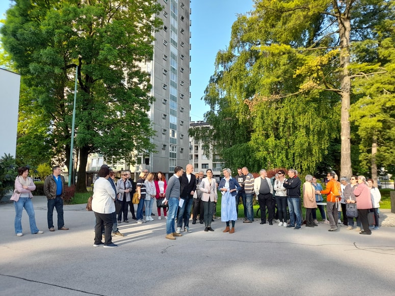 Glavna fotografija članka:Nasprotovanje deponiji: Velenjskih svetnikov podpisi krajanov Stare vasi ne zanimajo