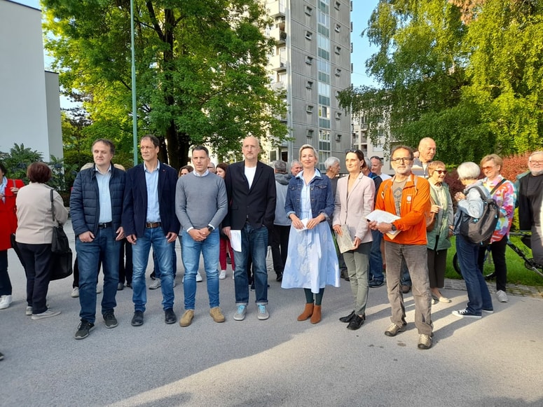 Krajani Stare vasi se s prestavitvijo določenih komunalnih dejavnosti bližje naselju ne strinjajo. 