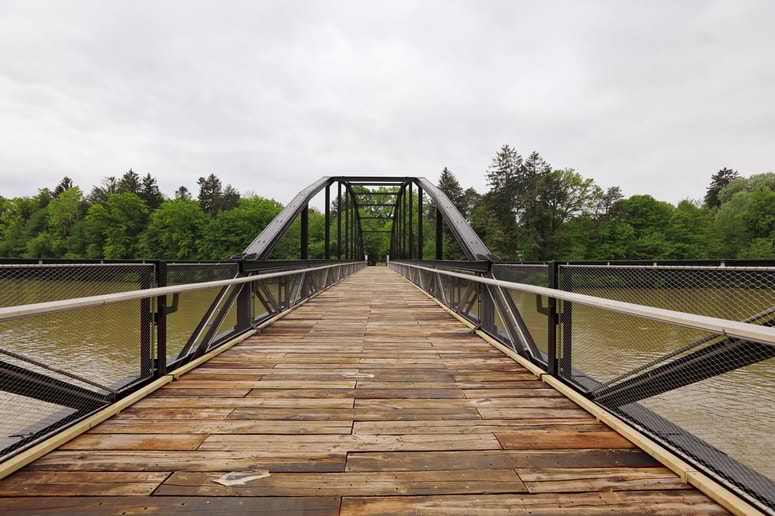 Mariborska občina je za prenovo mostu podjetju Senmed odštela več kot pol milijona evrov. 