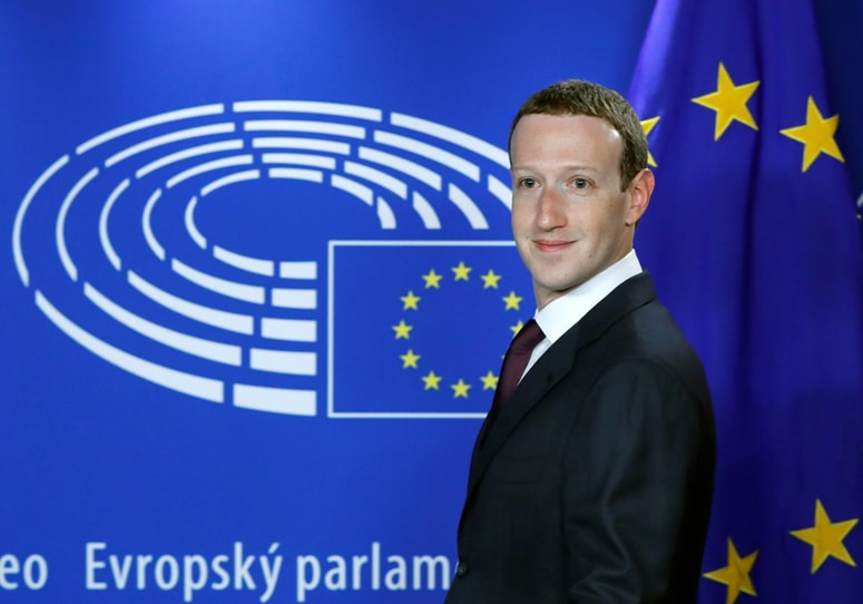 Direktor in ustanovitelj Facebooka Mark Zuckerberg se je maja lani zagovarjal pred parlamentom EU, ali družbena platforma, ki jo upravlja, krši evropsko pravo o varovanju osebnih podatkov. Pred britanske parlamentarne preiskovalce ni želel stopiti.  