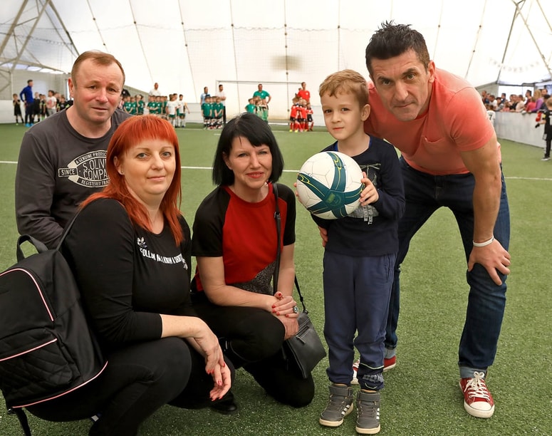 Srečko Šteflič, Nataša Vrbnjak Šteflič, Nataša Švikart, Gal Šteflič in Marinko Galič se zahvaljujejo vsem, ki so pomagali in še bodo. 