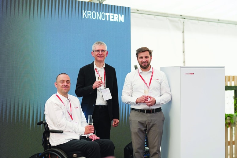 Direktor KRONOTERM Bogdan Kronovšek, namestnik direktorja dr. Dean Besednjak, vodja razvoja
Franc Marovt 