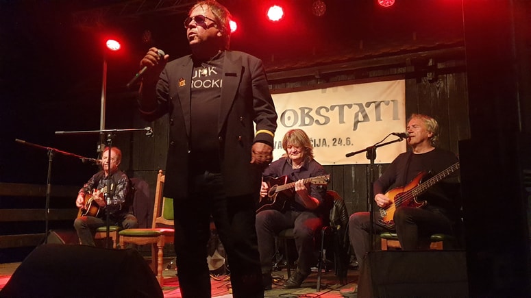 "Gospodarji so še vedno isti, kasta gre naprej." Pankrti na festivalu Peti inu obstati 